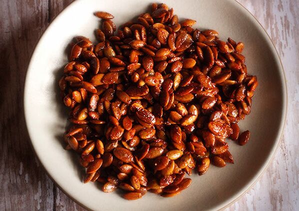 Pumpkin seeds with honey against parasites